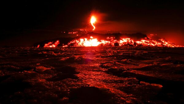 بركان إيتنا في جزيرة صقلية الإيطالية - سبوتنيك عربي
