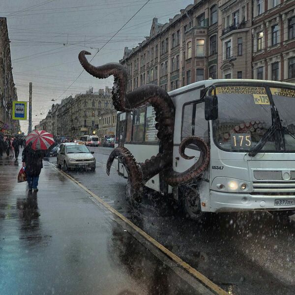 أخطبوط يركب حافلة في سان مدينة سان بطرسبورغ من عمل الفنان فاديم سولوفيوف - سبوتنيك عربي