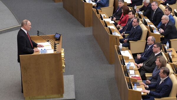 الرئيس الروسي فلاديمير بوتين يلقي كلمة أمام أعضاء مجلس الدوما الروسي، موسكو، روسيا 10 مارس 2020 - سبوتنيك عربي