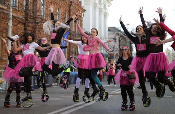 المشاركات في سباق الركض النسائي في كراسنودار الروسية، 8 مارس 2020 - سبوتنيك عربي