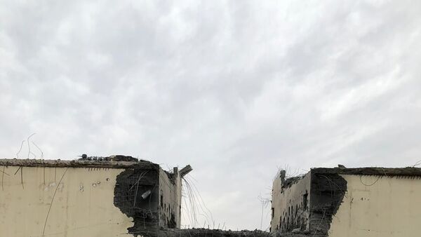 صور دمار إثر قصف بـ33 صاروخا استهدف معسكر للقوات العراقية وبعثة التحالف - سبوتنيك عربي