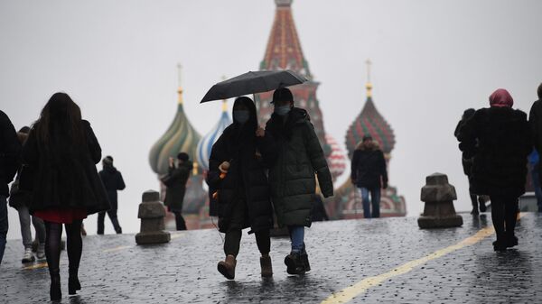 انتشار فيروس كورونا في روسيا - سياح على الساحة الحمراء في موسكو، ٢ مارس ٢٠٢٠ - سبوتنيك عربي