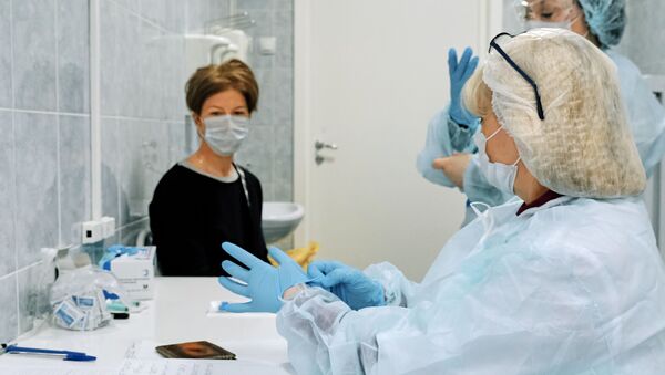 انتشار فيروس كورونا في روسيا - أخذ عينة للتحاليل الطبية في مشفى رقم  ١١٤ في سان بطرسبورغ ١٧  مارس ٢٠٢٠ - سبوتنيك عربي