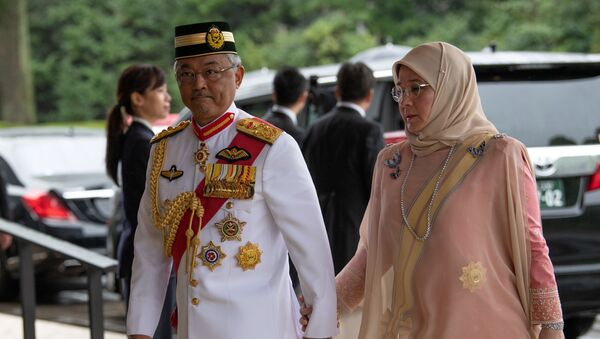 ملك ماليزيا السلطان أحمد شاه والملكة عزيزة أمينة  - سبوتنيك عربي