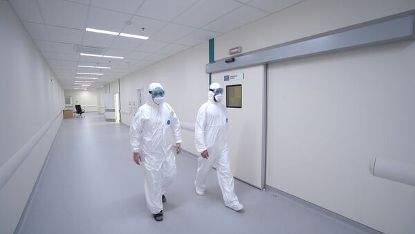 مستشفى كوموناركا للمصابين بفيروس كورونا، ومرضى كوفيد 19 في موسكو، مارس 2020 - سبوتنيك عربي