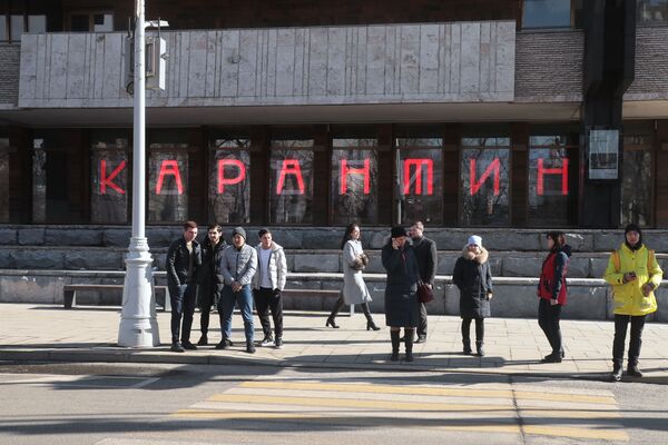 مسرح موسكو للفنون الذي يحمل اسم ميخائيل غوركي في موسكو، مغلق في إطار الاجراءات الاحترازية مع انتشار الفيروس التاجي كورونا في روسيا  17 مارس 2020 - سبوتنيك عربي