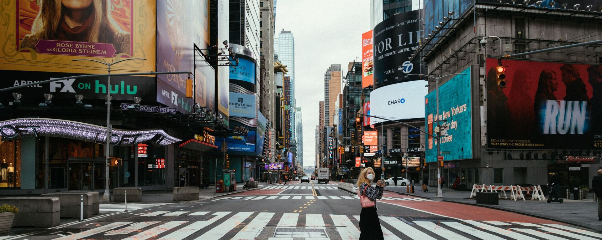 شوارع مدينة نيويورك الخالية أثناء وضع حالة الطوارئ على خلفية تفشي كورونا في البلاد، 31 مارس 2020 - سبوتنيك عربي, 1920, 23.12.2021