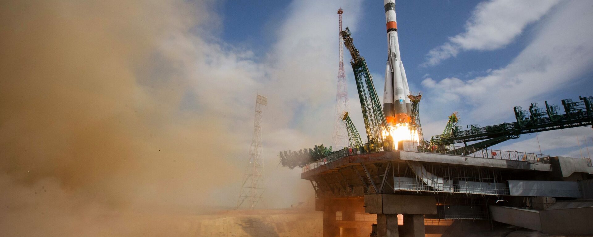 إطلاق مركبة الإطلاق سويوز-2.1 مع المركبة الفضائية سويوز-ام اس-16مع طاقم محطة الفضاء الدولية بعثة رقم63 من منصة الإطلاق في قاعدة بايكونور 8 أبريل 2020 - سبوتنيك عربي, 1920, 31.12.2021