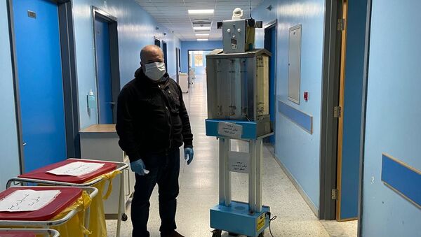 مهندس لبناني يبتكر روبوت تعقيم لمكافحة انتقال فيروس كورونا - سبوتنيك عربي