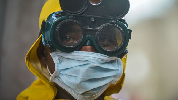 رجل يرتدي قناعا للوقاية من عدوى فيروس كورونا في أديس أبابا، إثيوبيا 20 مارس 2020 - سبوتنيك عربي