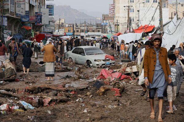 تداعيات الأمطار الغزيرة في صنعاء، اليمن 14 أبريل 2020 - سبوتنيك عربي