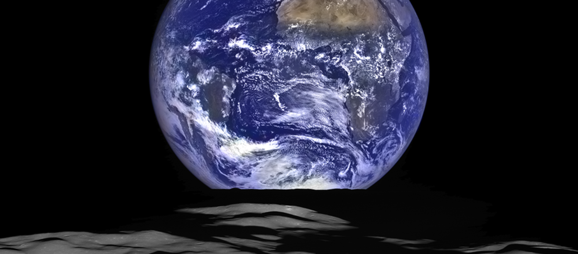 في الآونة الأخيرة، التقطت مركبة الاستطلاع القمرية (LRO) التابعة لوكالة ناسا صورة فريدة من نوعها لكرة الأرض من نقطة انطلاق المركبة الفضائية في مدار القمر. - سبوتنيك عربي, 1920, 27.02.2021