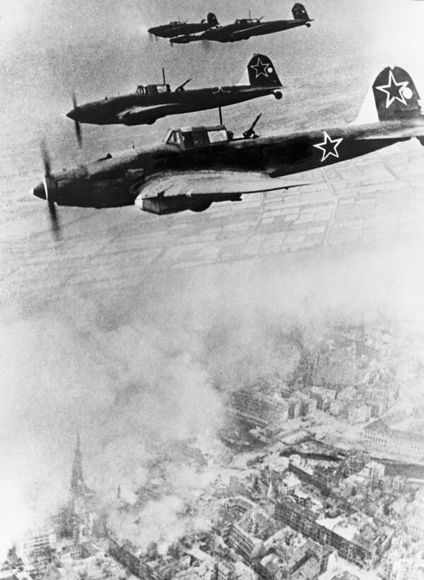 صور من أرشيف الحرب الوطنية العظمى (1941 - 1945) - الطائرات السوفيتية متجهة إلى برلين، أبريل/ نيسان 1945 - سبوتنيك عربي