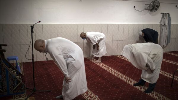 صلاة الجمعة في أحد المساجد جنوبي فرنسا في رمضان 2020 - سبوتنيك عربي