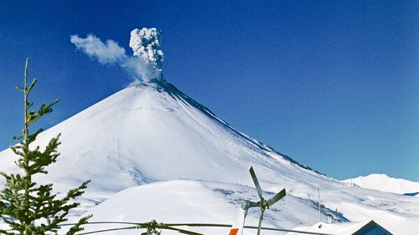 بركان كلوتشيفسكايا في روسيا - سبوتنيك عربي