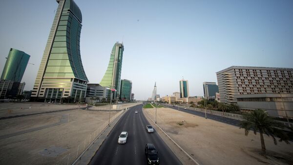 منظر عام لمركز البحرين المالي خلال ساعات المساء الأولى في المنامة - سبوتنيك عربي
