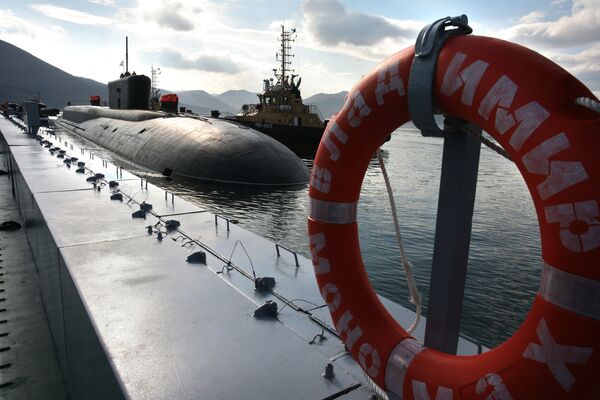 وصول الغواصة الروسية النووية من مشروع 955 فلاديمير مونوماخ إلى القاعدة الدائمة فيليوتشينسك في كامتشاتكا. - سبوتنيك عربي