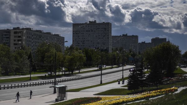تخفيف قيود الحجر الصحي المفروضة بسبب جائحة كورونا في موسكو، روسيا مايو 2020 - سبوتنيك عربي