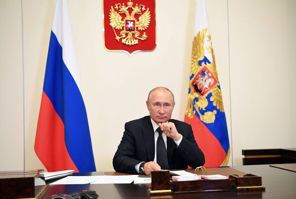 18 مايو 2020. الرئيس الروسي فلاديمير بوتين يعقد مؤتمرا على الإنترنت مع ممثلي داغستان. - سبوتنيك عربي