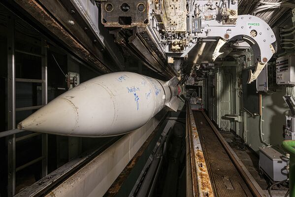 صورة لصاروخ ماسوركا (صواريخ أرض-جو) في قسم تحميل الصواريخ على سفينة حربية فرنسية، في مقبرة السفن تابعة للبحرية العسكرية الفرنسية - سبوتنيك عربي