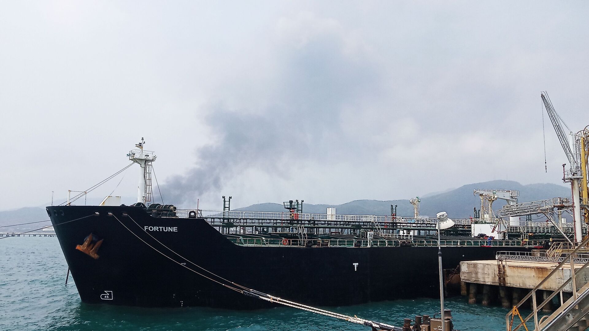 وصول ناقلة نفط فورتشن، أولى الشحنات النفطية من إيران إلى فنزويلا، معمل إل باليتو، 25 مايو 2020 - سبوتنيك عربي, 1920, 26.05.2022