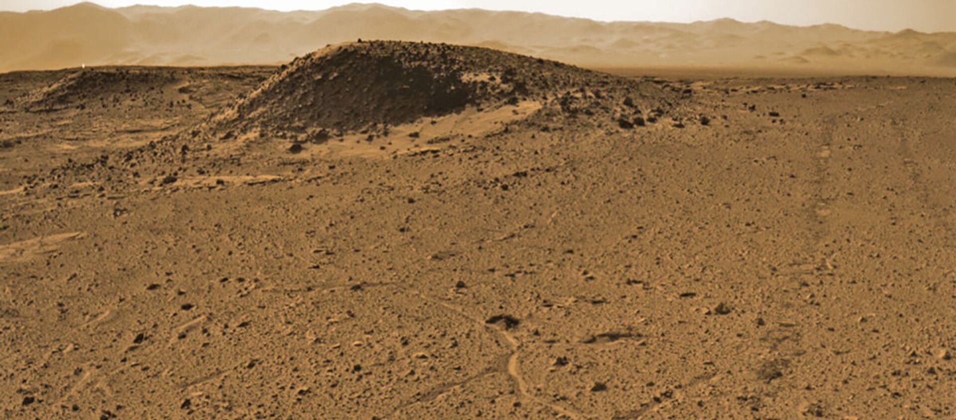 صورة مسح لمنطقة كيمبرلي (Kimberley)، التي أقارت فضول العلماء لصخورها المريخية عند محاولة البحث عن موقع للحفر. الصورة تابع لموقع Sol 589 على كوكب المريخ. 3 أبريل/ نيسان 2014 - سبوتنيك عربي, 1920, 15.02.2021