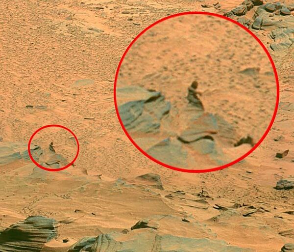 صورة  فتاة كما تداولها المدونون على الإنترنت، التقطتها مركبة سبيريت الفضائية صممت للبحث عن دلائل على آثار حياة على كوكب المريخ، بنهاية عام 2007 - سبوتنيك عربي