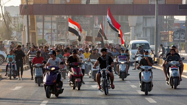 مظاهرات مناهضة للحكومة في مدينة البصرة، العراق يونيو/ حزيران 2020 - سبوتنيك عربي