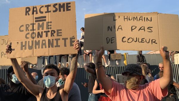 احتجاجات مناهضة للعنصرية، و عنف الشرطة، في باريس، فرنسا 2 يونيو 2020 - سبوتنيك عربي