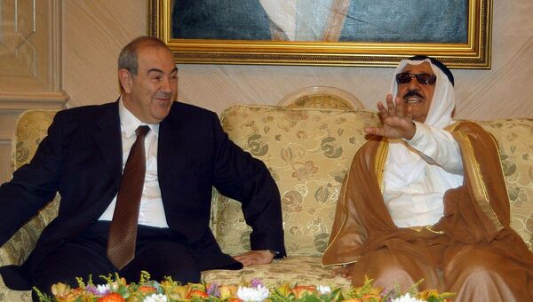 إياد علاوي، رئيس الوزراء العراقي عام 2004 في أول زيارة رسمية إلى الكويت بعد عودة العلاقات وفي استقباله أمير الكويت الشيخ صباح الأحمد - سبوتنيك عربي