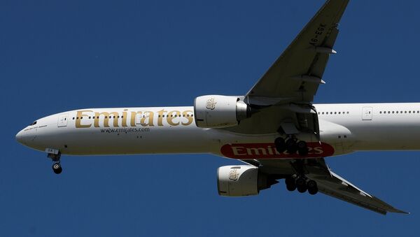  طائرة ركاب تابعة لطيران الإمارات تهبط في مطار لندن هيثرو - سبوتنيك عربي