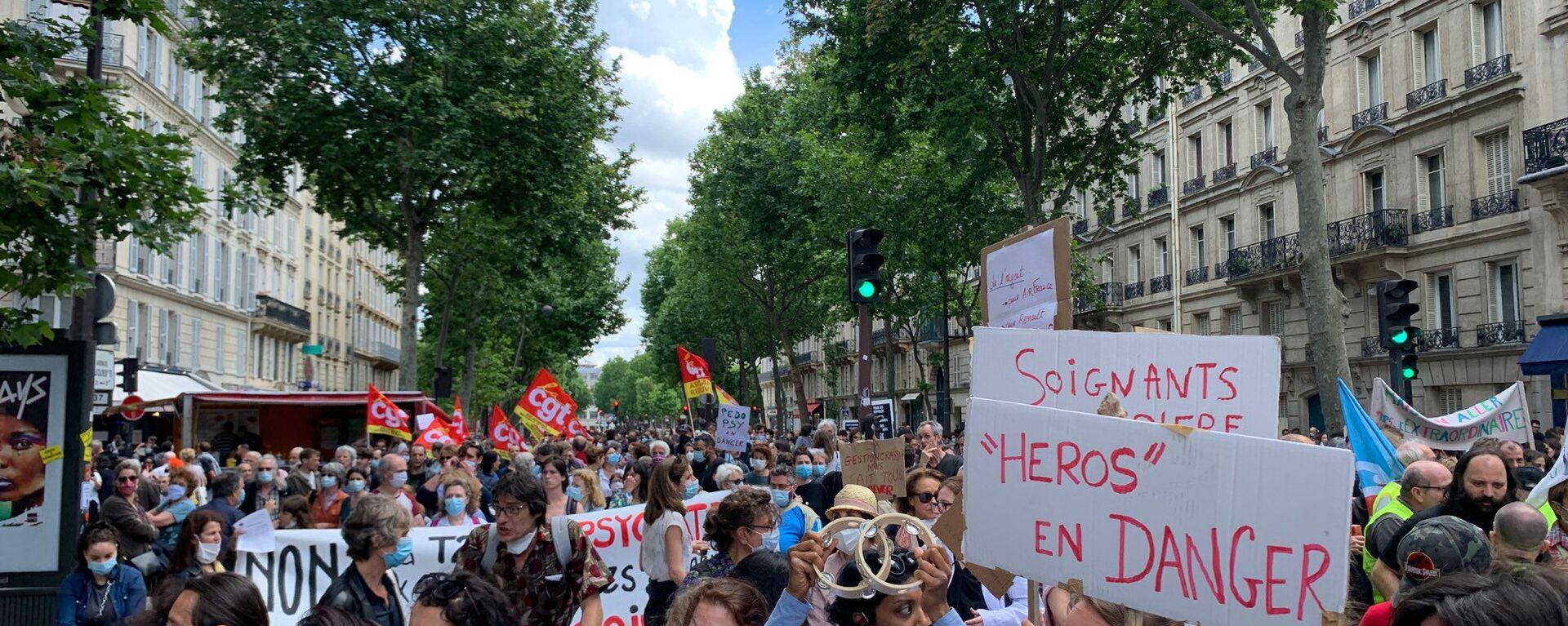 مظاهرات الأطباء يطالبون بتحسين شروط العمل في باريس، فرنسا 16 يونيو 2020 - سبوتنيك عربي, 1920, 16.06.2020