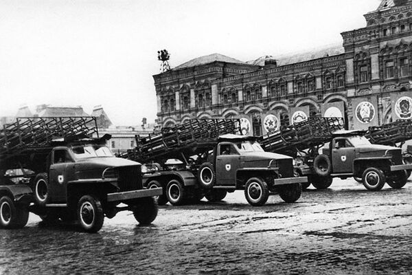 العرض العسكري الأول بمناسبة النصر على ألمانيا النازية في الحرب الوطنية العظمى (1941-1945)، الساحة الحمراء، موسكو 24 يونيو/ حزيران 1945 - سبوتنيك عربي