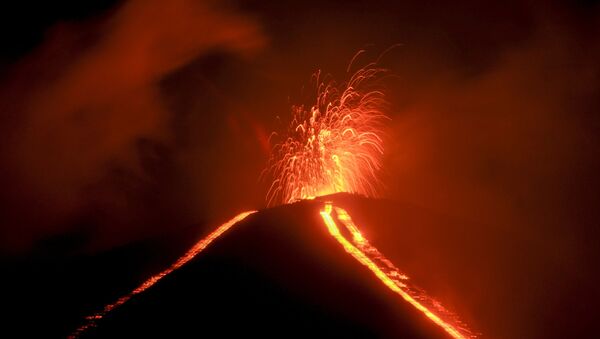  ثوران بركان باكايا في غواتيمالا، 20 يونيو 2020 - سبوتنيك عربي