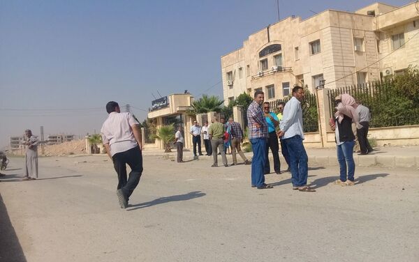 العاملون فيالسورية للحبوب وكهرباء الحسكة يعتصمون ضد قسد - سبوتنيك عربي