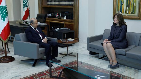 الرئيس اللبناني ميشال عون يلتقي سفيرة الولايات المتحدة في لبنان دوروثي شيا في القصر الرئاسي في بعبدا - سبوتنيك عربي