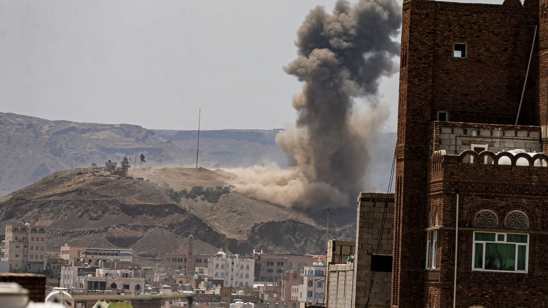 قوات التحالف العربي تشن هجوما على مدينة صنعاء، اليمن 1 يوليو 2020 - سبوتنيك عربي, 1920, 19.01.2022