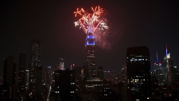 الألعاب النارية تضيء سماء الولايات المتحدة بمناسبة عيد الاستقلال - سبوتنيك عربي